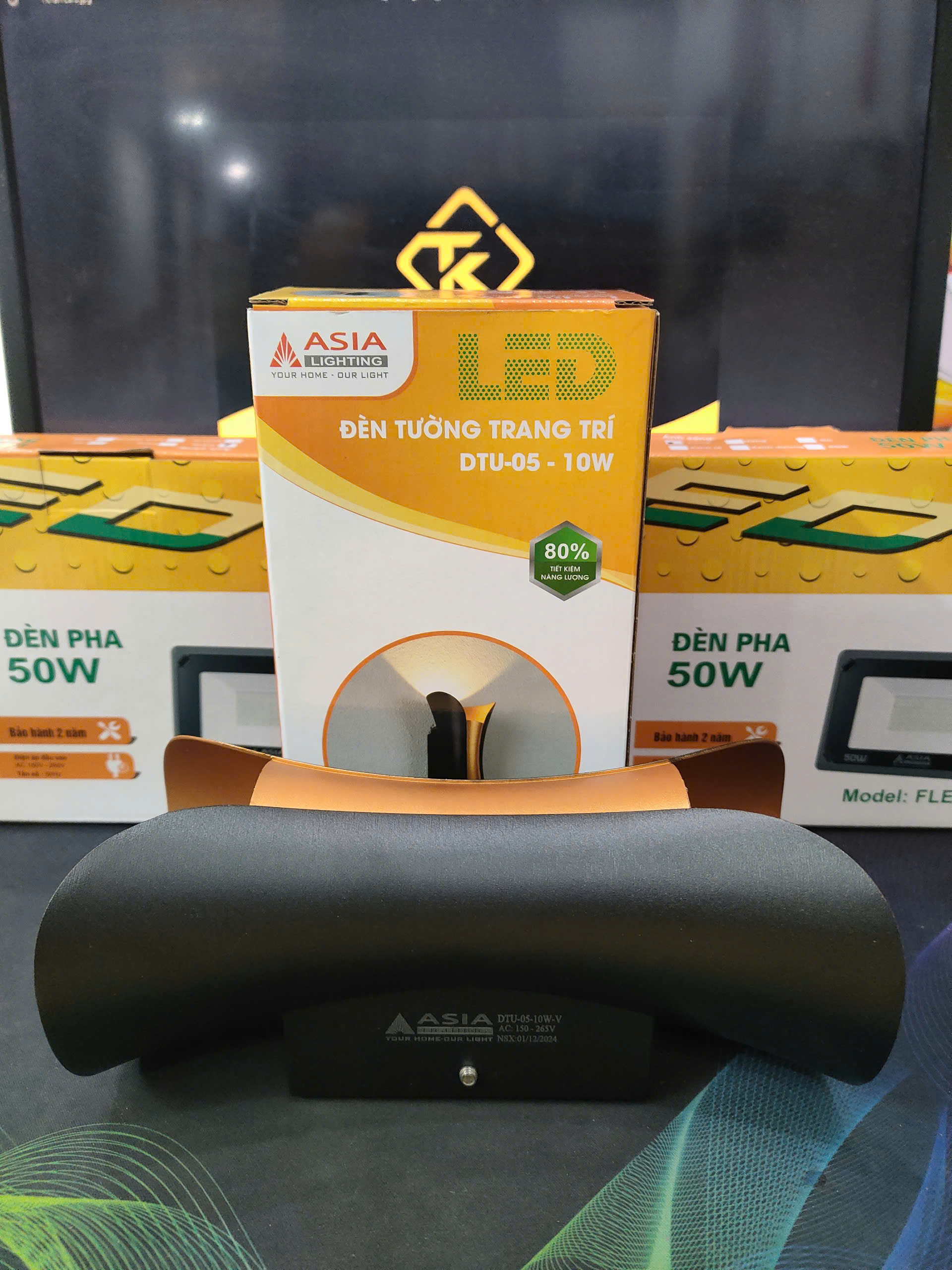 Đèn Hắt Tường Trang Trí Chính Hãng ASIA LIGHTING ÁNH SÁNG VÀNG/ TRẮNG